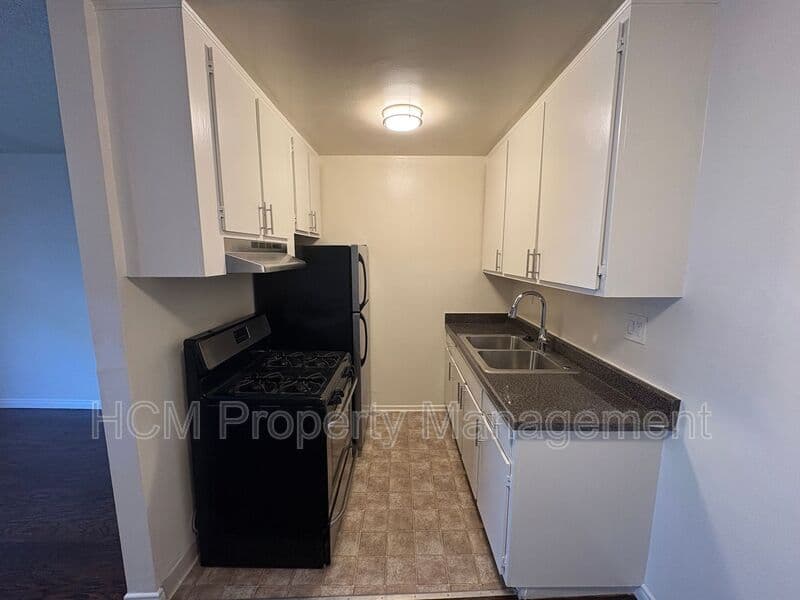 Santa Monica House: 2928 4th St