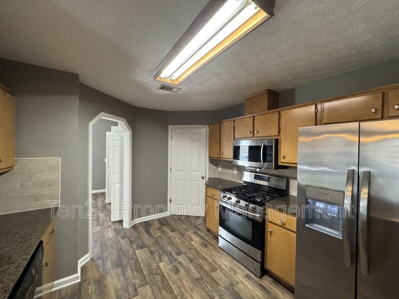 Columbus House: 7124 Vinings Court