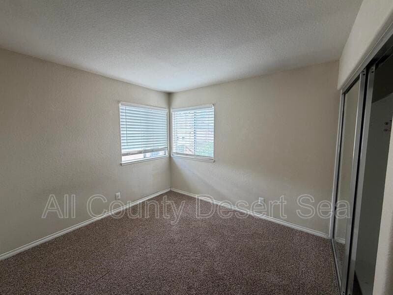Aliso Viejo House: 12 Saint Moritz St