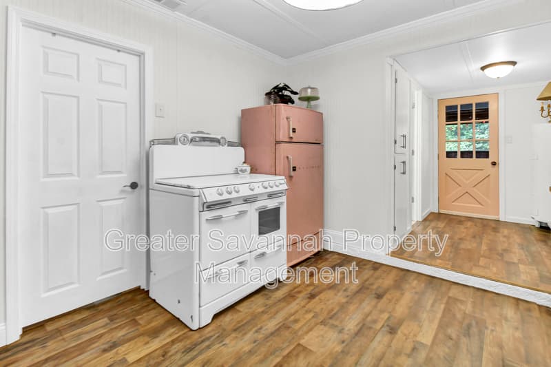 Rincon House: 304 East Fourth Street