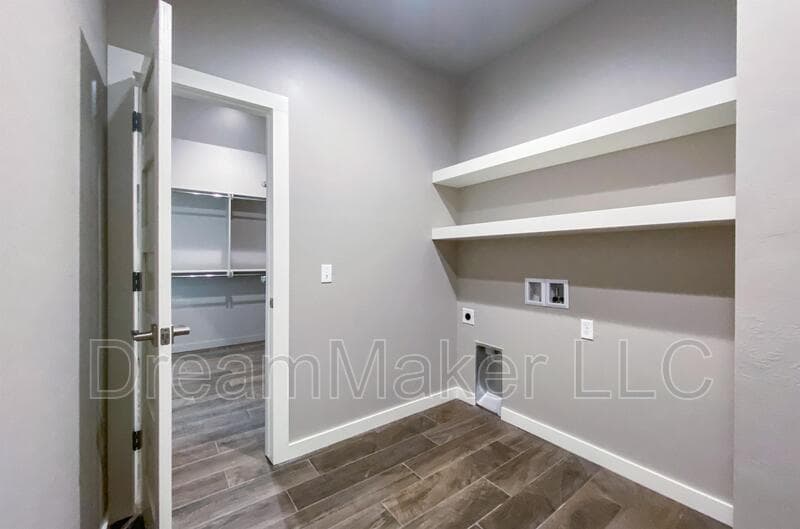 Goldsby House: 917 Apple Blossom Way