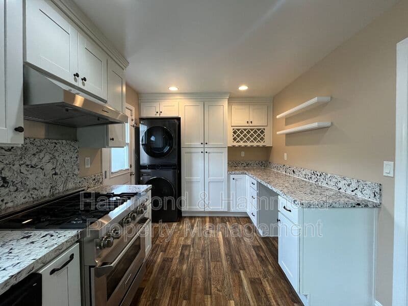 Granada Hills House: 16750 Index St.