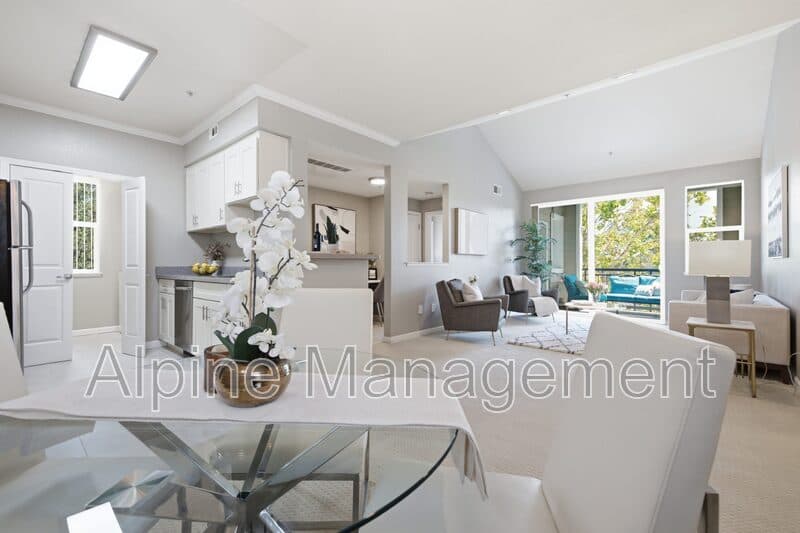 East Palo Alto Condo: 1982 West Bayshore Road - Main