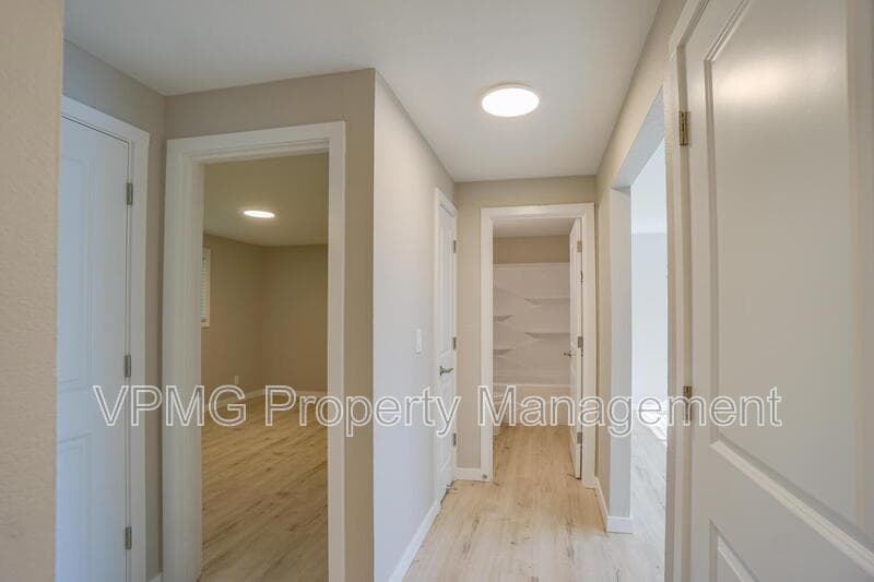 Vancouver Condo: 4420 Gibbons St