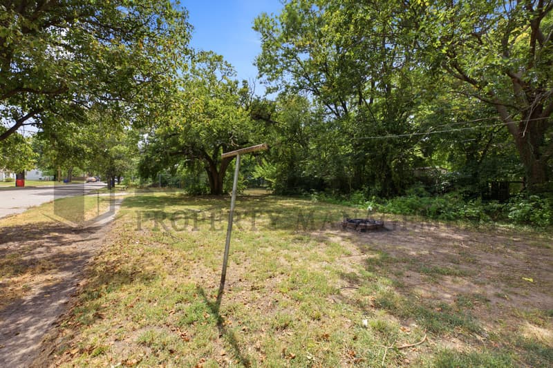 Wichita House: 2301 West 3rd Street North