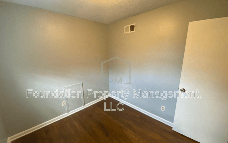 Memphis House: 3083 Dothan Street