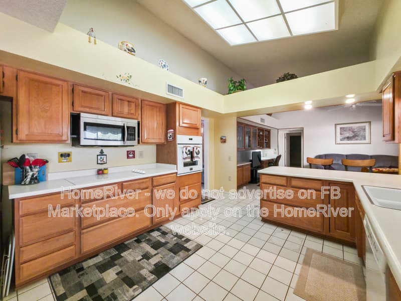Sun City West House: 21015 N 123rd Dr