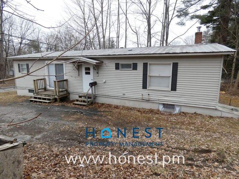 Augusta House: 146 Sewall Street