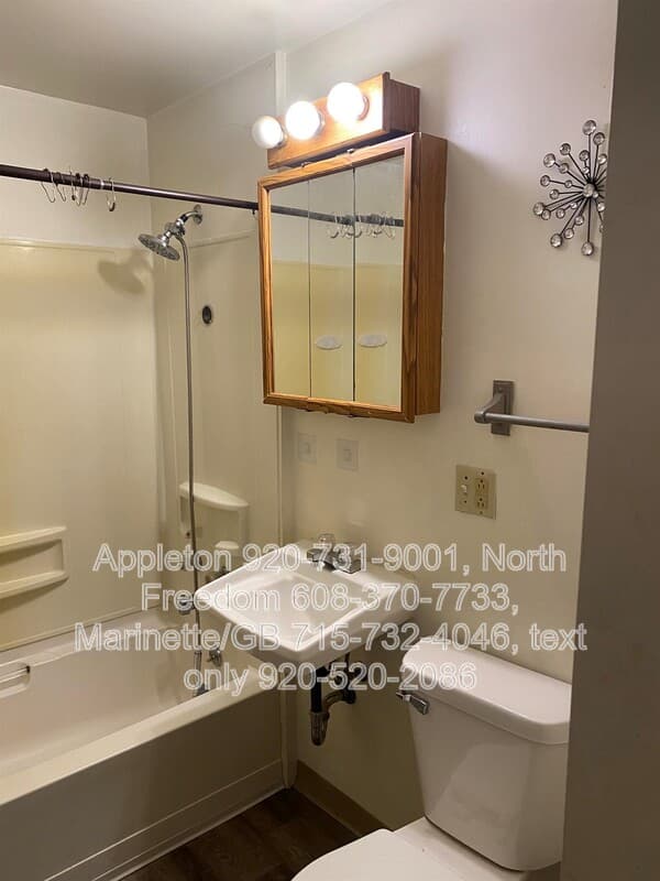 North Freedom Condo: S7559 US 12 E9 & E10