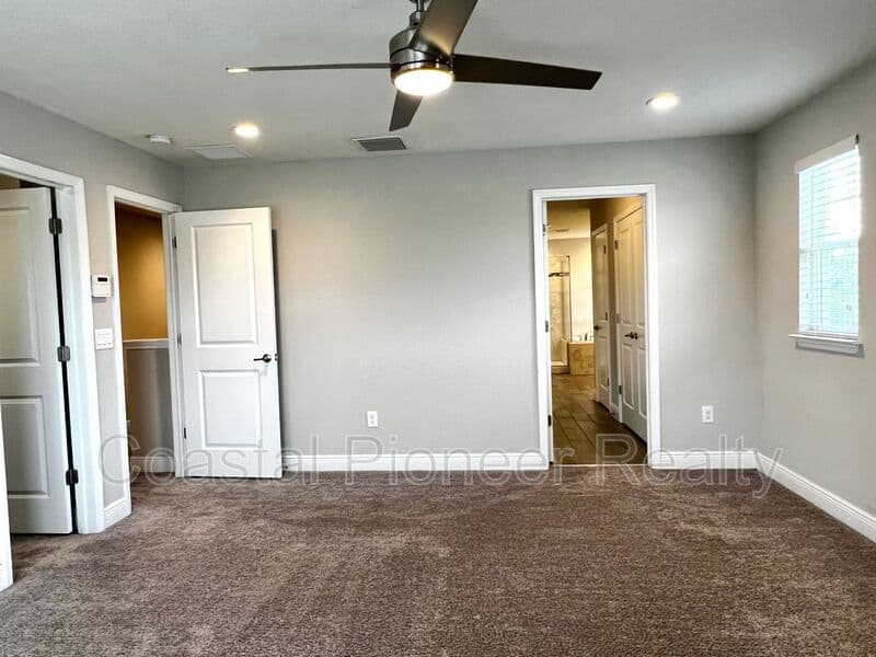 Lutz Townhome: 18814 Cornuta St