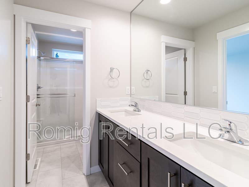 Vancouver House: 18615 Northeast 44th Avenue