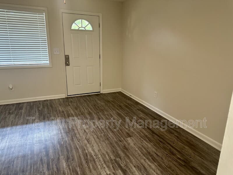 Columbus House: 817 Ragland Court
