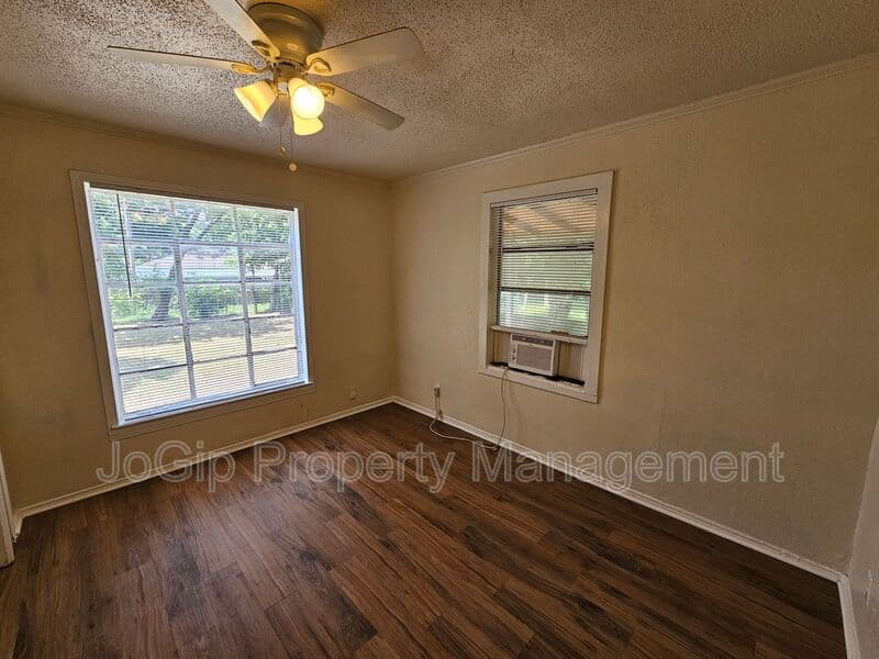 Dallas Condo: 6540 Hollis Ave