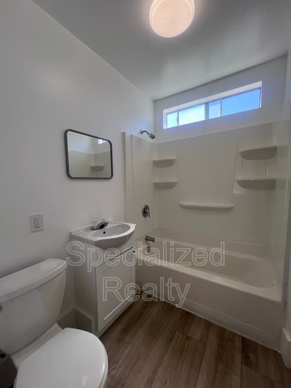 Los Angeles Condo: 1420 Isabel Street