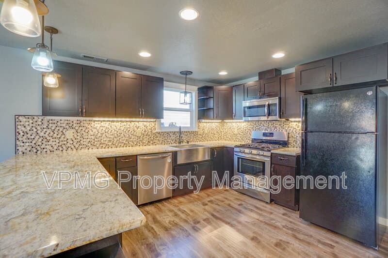 Vancouver House: 9600 NE 132nd Ave