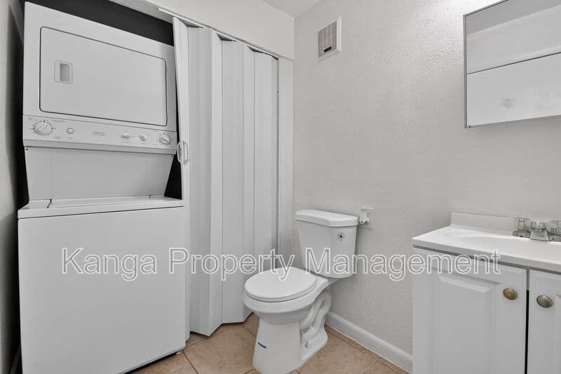 Boynton Beach Condo: 1 Crossings Circle