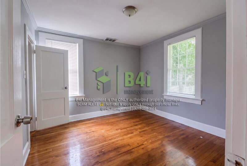 Columbus House: 243 Margaret Avenue