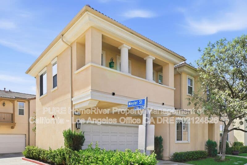 Torrance House: 22754 Meyler Street