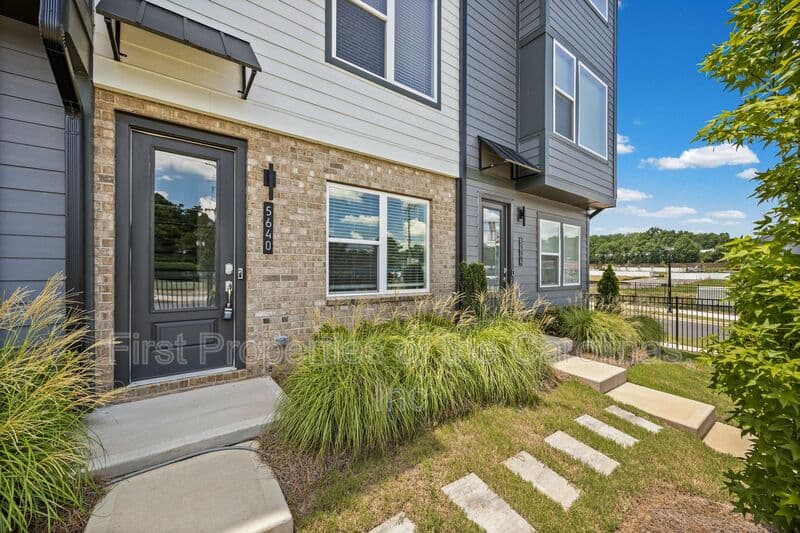 Charlotte Townhome: 5640 Kingspan Drive