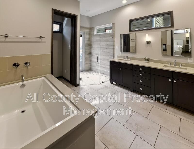 Spicewood House: 2113 Barbaro Way Unit 17