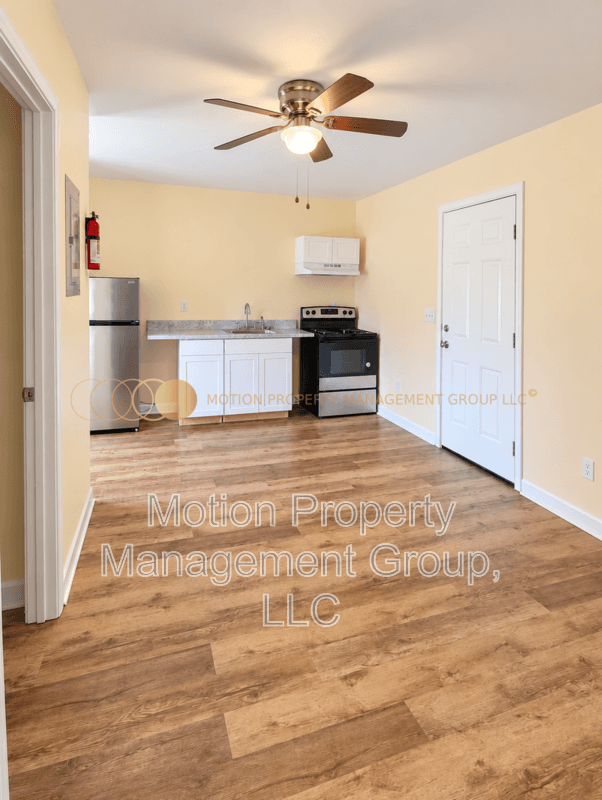 Fort Valley House: 403 Vienna St