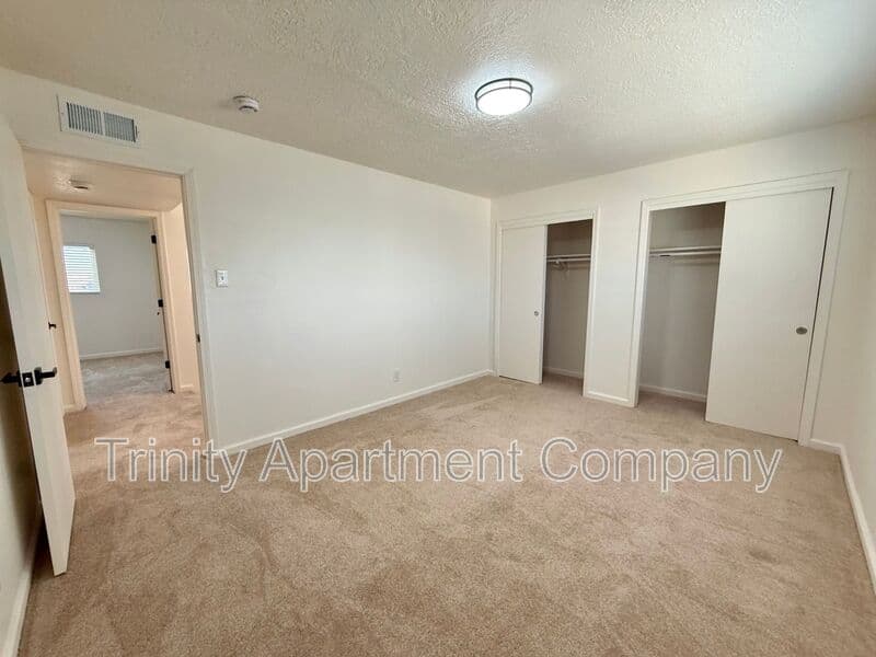 Albuquerque House: 2100 High St Se