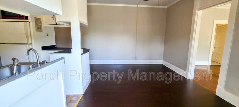 Pensacola Condo: 320 N Barcelona St
