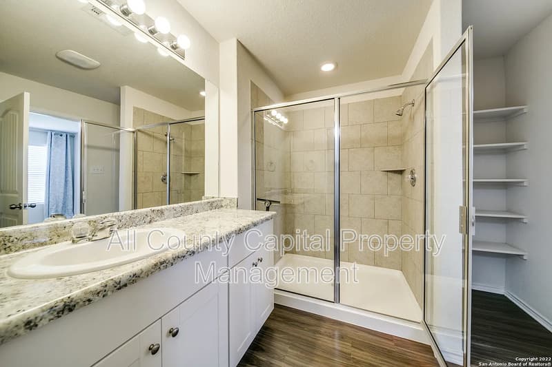 New Braunfels House: 509 Moonvine Way