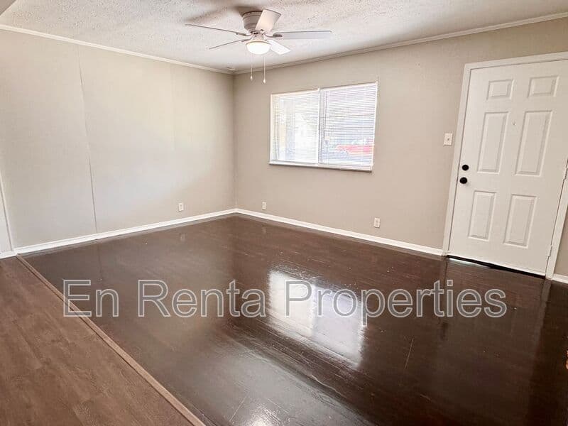 Arlington House: 1414 Lackland St