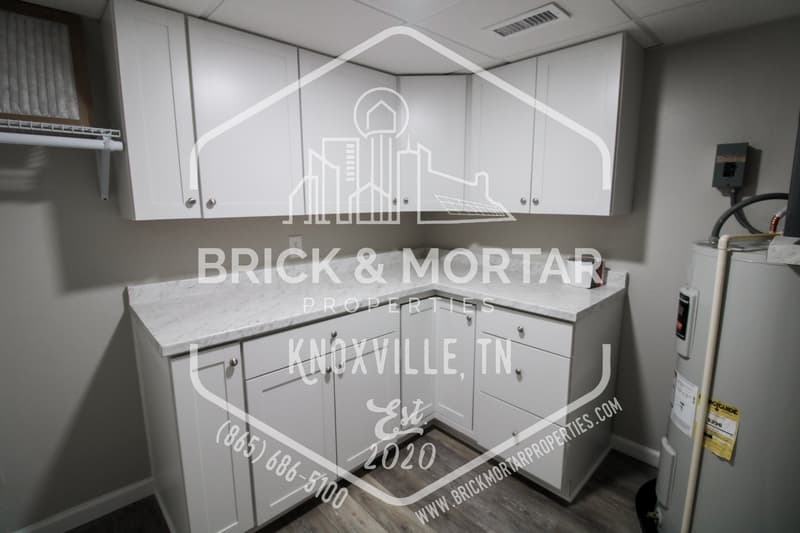 Maryville House: 1731 Lively Road
