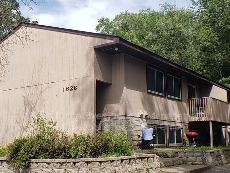 Saint Paul Condo: 1628 Cumberland St