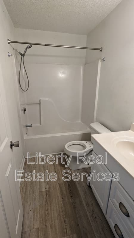 Hinesville House: 910 Brett Dr
