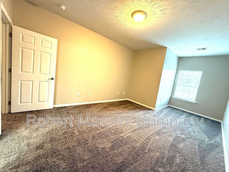 Louisville Condo: 9400 Clubview Drive