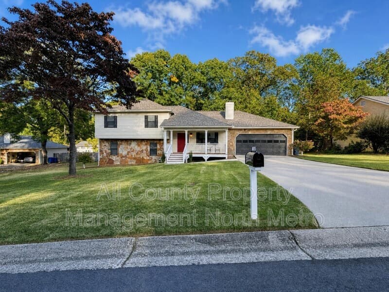 Lawrenceville House: 1369 Gate Post Lane