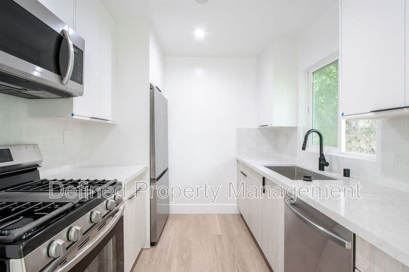 West Hollywood Ca 90046 Condo: 1046 N. Sierra Bonita Ave