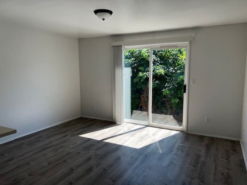 Lynden Condo: 1335 Main Street - C