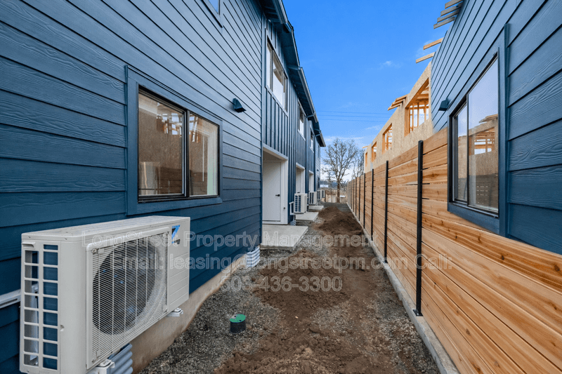 Philomath Townhome: 826 S 19th St