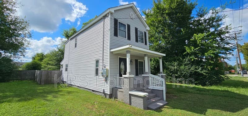 Portsmouth House: 410 Oak Street