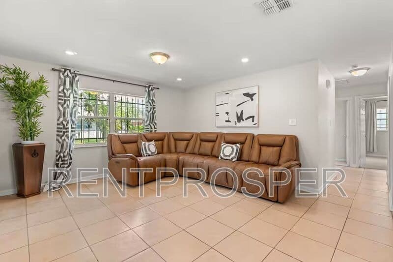 Orlando House: 4561 Evers Pl