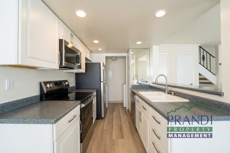 San Rafael Condo: 45 Sailmaker Ct