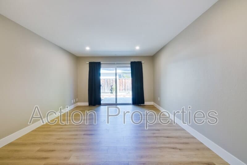 Mountain View House: 86 Dalma Drive
