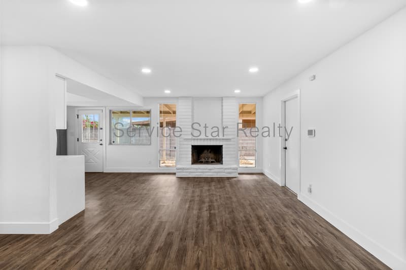 Phoenix House: 3236 E Windrose Dr