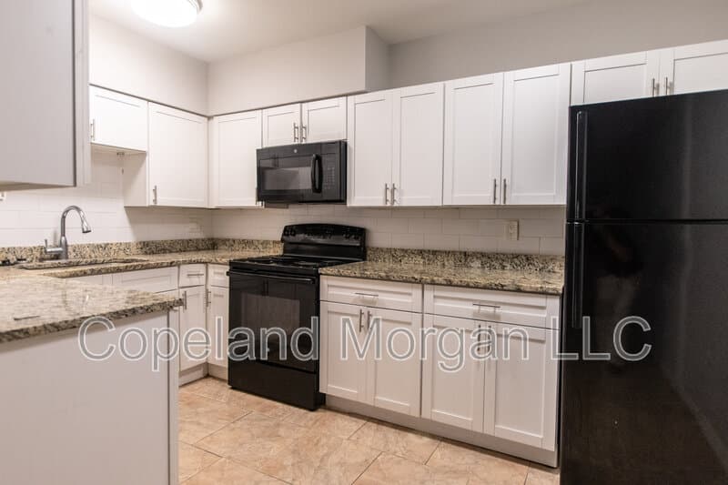 St. Petersburg House: 5372 4th Street North