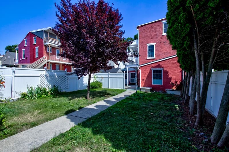 Columbia House: 513 Locust Street