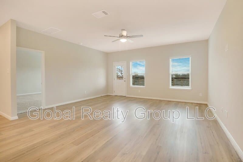 New Braunfels House: 1247 Meyers Mdw