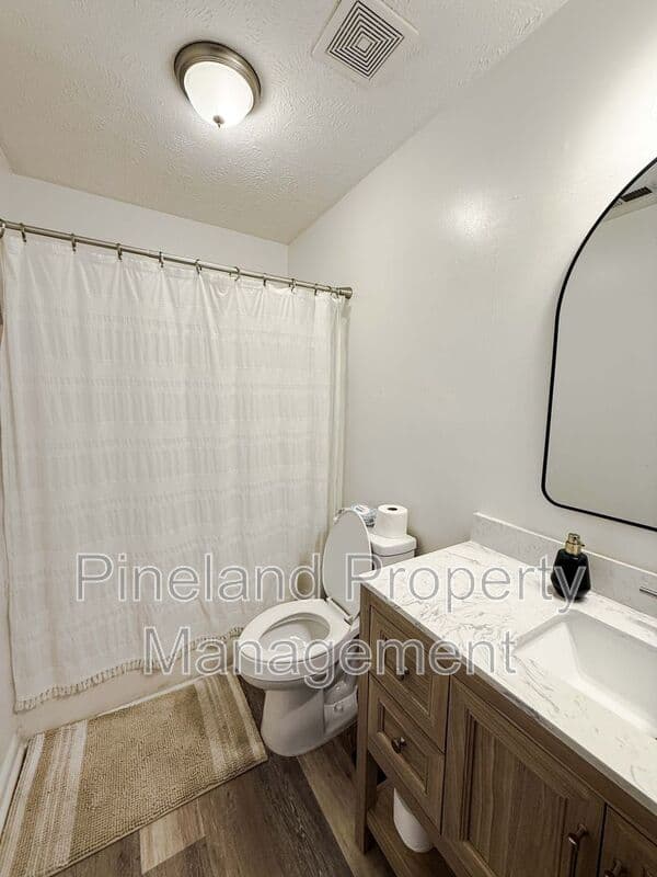 Raeford House: 301 Buckeye Drive