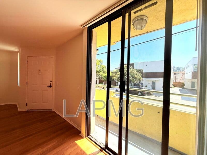 Studio City House: 4202 Tujunga Ave