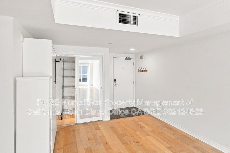 San Diego House: 875 G St