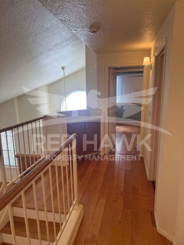 Tempe House: 25 W La Vieve Ln