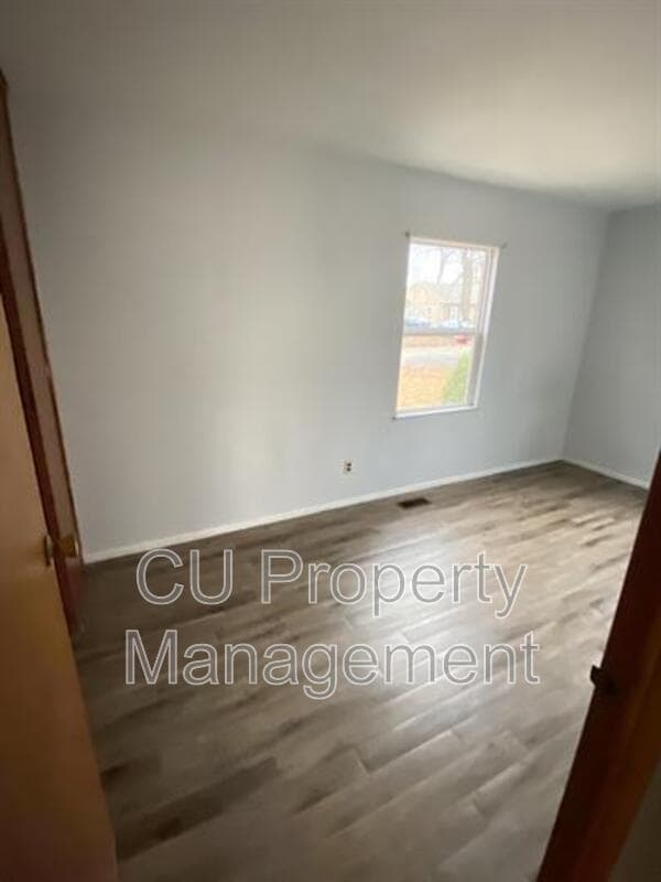 Champaign House: 910 Bellepark Drive